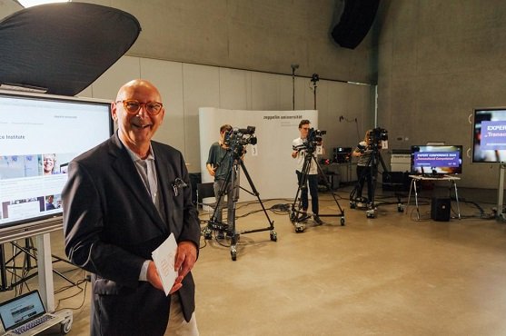 LEIZ/Bewegtbildwerft, Gianni Seufert: Delphi Conference – Josef Wieland