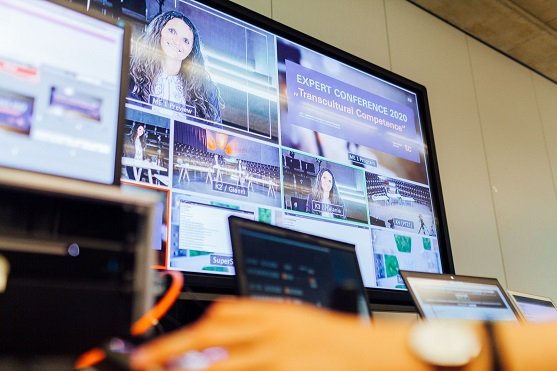 LEIZ/Bewegtbildwerft, Gianni Seufert: Delphi Conference – online 