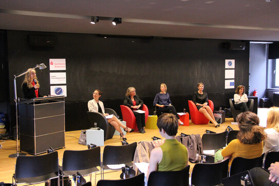 Prof. Carmen Tanner on panel on “Women in Leadership Positions” (Quelle: ZU Maria Asam)