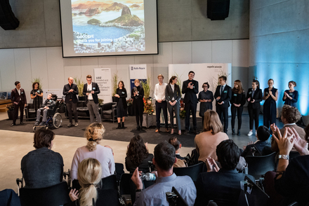 After two days of Transcultural Leadership Summit, the student organisation team thanked all the speakers, sponsors, supporters and participants of the event, and enjoyed the applause of the audience. 