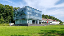 Privatspende von Ingrid Gerberding ermöglicht fünf jungen Menschen ein Studium an der ZU