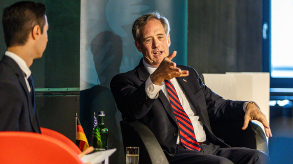 US-Generalkonsul Norman Thatcher Scharpf zu Gast beim Club of International Politics