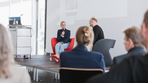 Im Gespräch auf der Bühne des Investor Summits Bodensee.