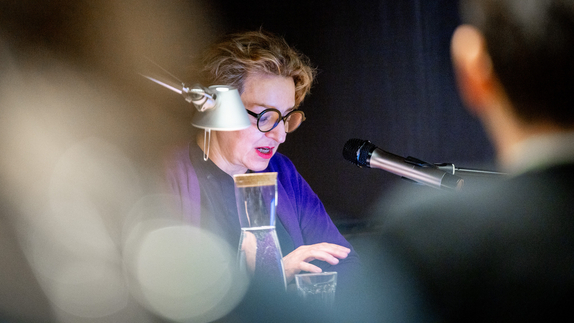 Eva Illouz stellt ihr neues Buch “Explosive Moderne” im Rahmen eines Book Launches an der Zeppelin Universität vor 