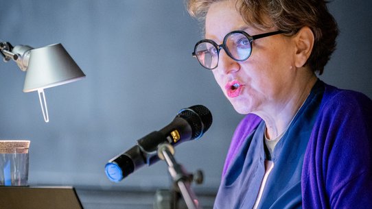 Eva Illouz stellt ihr neues Buch “Explosive Moderne” im Rahmen eines Book Launches an der Zeppelin Universität vor 