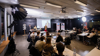 Zugeschaltet aus aller Welt für die Frage: Wie gelingt konstruktives Miteinander?