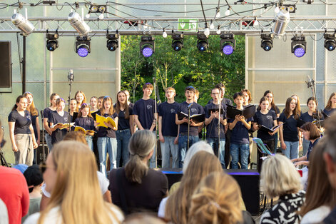 Auch sie zeigten auf der Bühne ihr Können: die Mitglieder des Jugendchors St. Columban