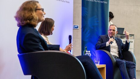 Oliver Köhr (r.), ist Chefredakteur der ARD.