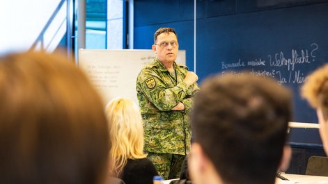 NATO-Generalmajor Detlev Simons bei der Bodensee Youth Conference 2025