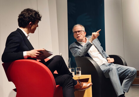...Generationen können miteinander sprechen und gemeinsam weiterdenken. ...Generationen können miteinander sprechen und gemeinsam weiterdenken.