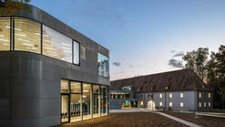 Neuer Campus der ZU beim Sommerfest eingeweiht