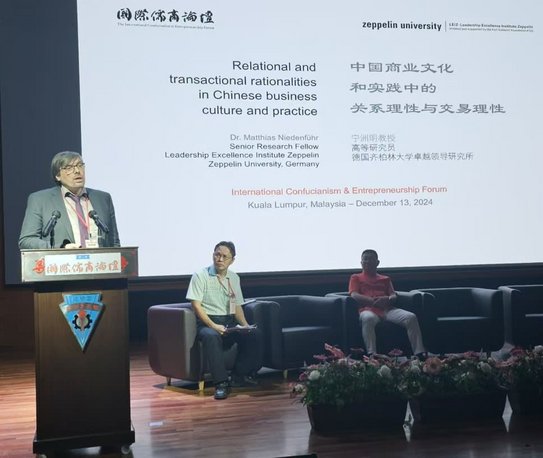 Dr. Matthias Niedenführ gibt Keynote