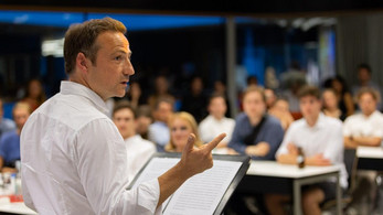 Teaching Award für Herrn Prof. Dr. Koschut 