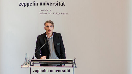 Podcast | „Institutioneller Realismus“