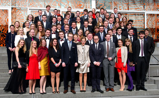 Absolventen & Absolventinnen 2013 - Zeppelin Universität