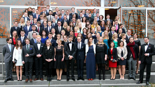 Absolventen & Absolventinnen 2014 - Zeppelin Universität