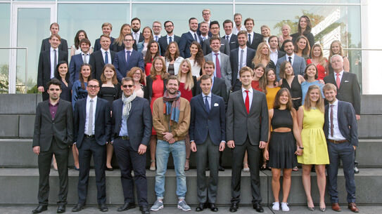 Absolventen & Absolventinnen 2015 - Zeppelin Universität