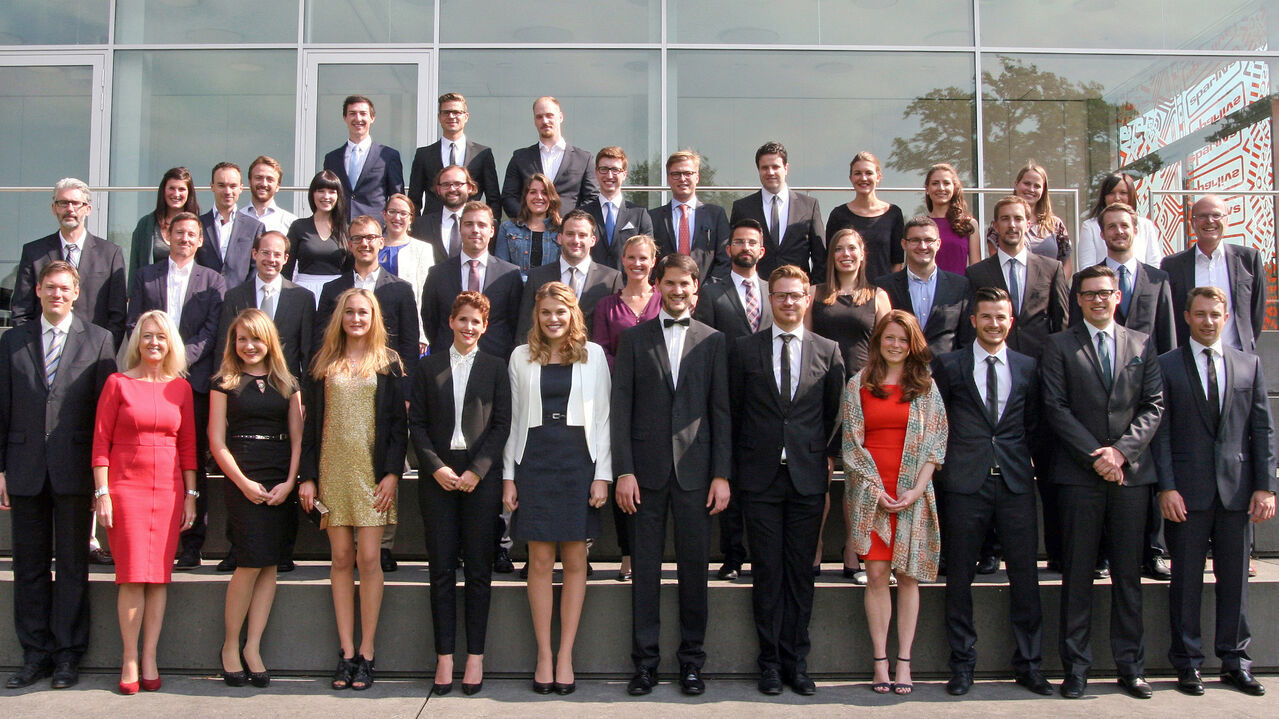 Absolventen & Absolventinnen 2015 - Zeppelin Universität