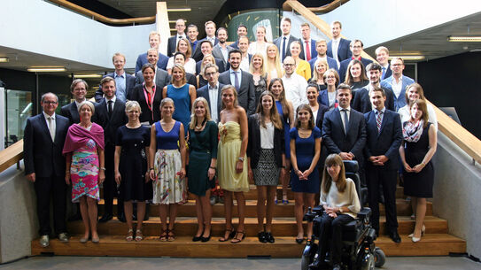 Absolventen & Absolventinnen 2016 - Zeppelin Universität