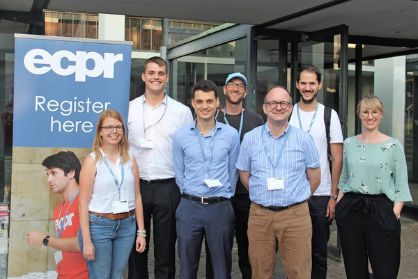 Researcher: Dr. Nadine Meidert, Dr. Florian Bader, Prof. Dr. Martin Elff, Maximilian Nagel, Nele Kortendiek. BA-Students Luca Messerschmidt and Marcel Schliebs. Not on the picture: Prof. Dr. Lisbeth Zimmermann and Sarah Glück.