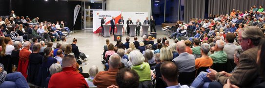 Podiumsdiskussion der Schwäbischen Zeitung zur Oberbürgermeisterwahl 2024 in Friedrichshafen.