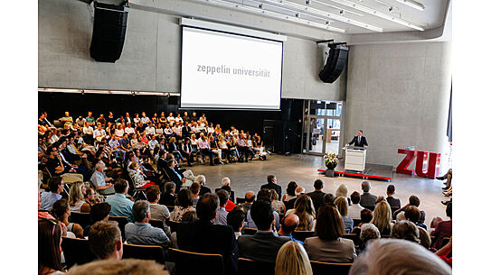 Peter Friedrich -Minister für Bundesrat, Europa und internationale Angelegenheiten des Landes Baden- Württemberg.