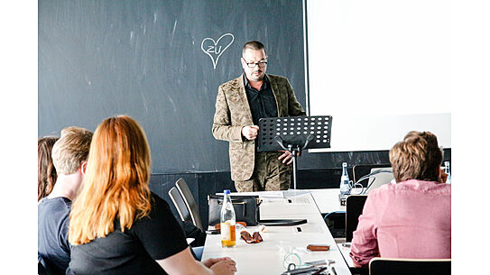 Studierende während eines Vortrags 