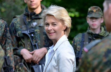 Ursula von der Leyen: Dirk Vorderstraße / flickr.com (CC BY-NC 2.0)