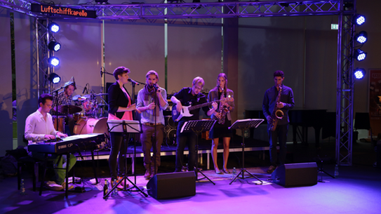 Luftschiffkapelle beim Sommerfest der Zeppelin Universität