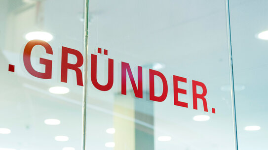 Schriftzug "Gründer." am PioneerPort