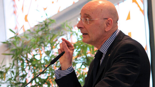 Interview mit Prof. Dr. Josef Wieland