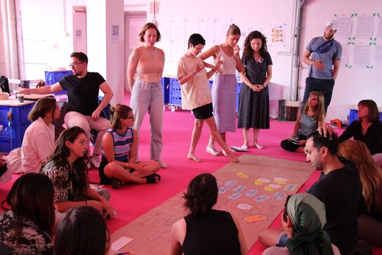 The expansion of global networks and artistic collaborations is a current development in cultural sectors worldwide. This is directly interrelated with sociopolitical developments in societies and transcultural learning processes. The Summer School, organized by Zeppelin University Friedrichshafen (Germany) in cooperation with CAMP notes on education in Kassel from 30th August to 5th September 2022, examines diversity and transformation processes critically in cultural and political education in five fields (1) production, (2) arts education, (3) structures, (4) conflicts and (5) cultural policy.